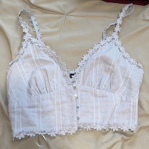 Kendall & Kylie crop